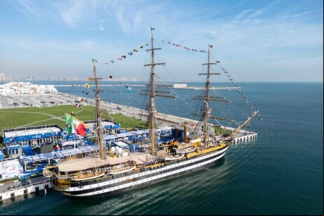 Vista aérea do Amerigo Vespucci, navio-escola da Marinha da Itália