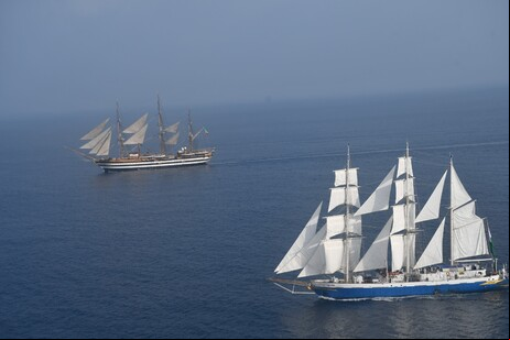 Amerigo Vespucci durante sua agem por Mumbai