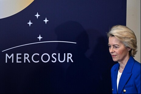Ursula von der Leyen durante uma reunião do Mercosul no Uruguai