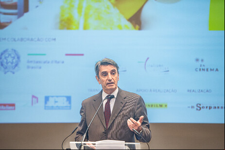 Embaixador Alessandro Cortese durante abertura da Festa de Cinema Italiano