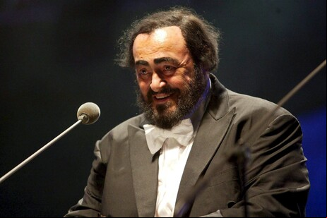 Luciano Pavarotti completaria 90 anos em 2025