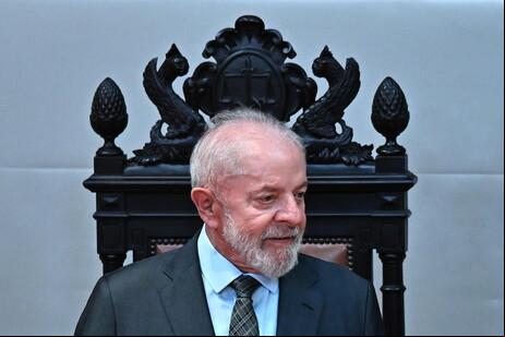 Presidente Lula publicou mensagem por 40 anos da posse de Sarney