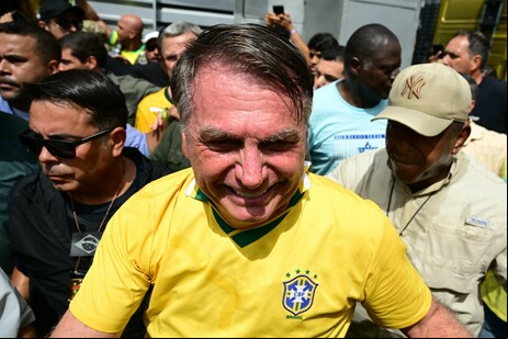 Bolsonaro durante manifestação em Copacabana, no Rio de Janeiro