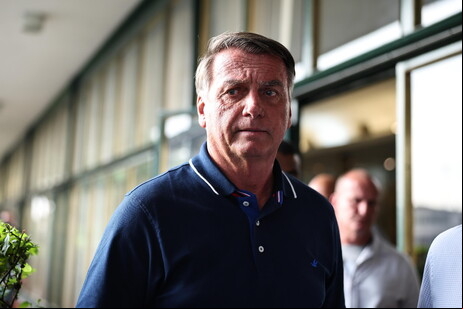 Jair Bolsonaro durante manifestação por anistia em Copacabana