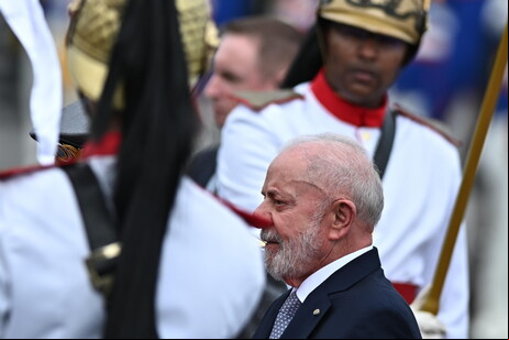 Lula em cerimônia pelo Dia do Exército e pelos 80 anos da FEB