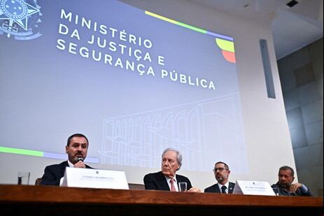 Autoridades discutem fraude no INSS