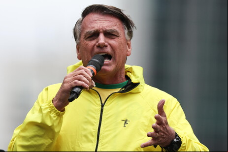 Jair Bolsonaro durante manifestação na Avenida Paulista, em São Paulo