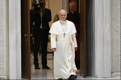Papa Leão XIV vai almoçar e participar de missa com religiosos
