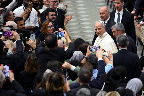 Papa Leão XIV se reuniu com diplomatas no Vaticano
