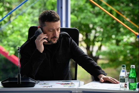 Zelensky participará de missa de Leão XIV