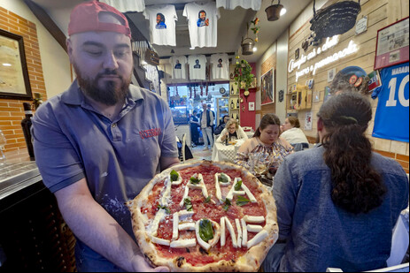 Pizzaria ofereceu pizzas com nome de Leão XIV