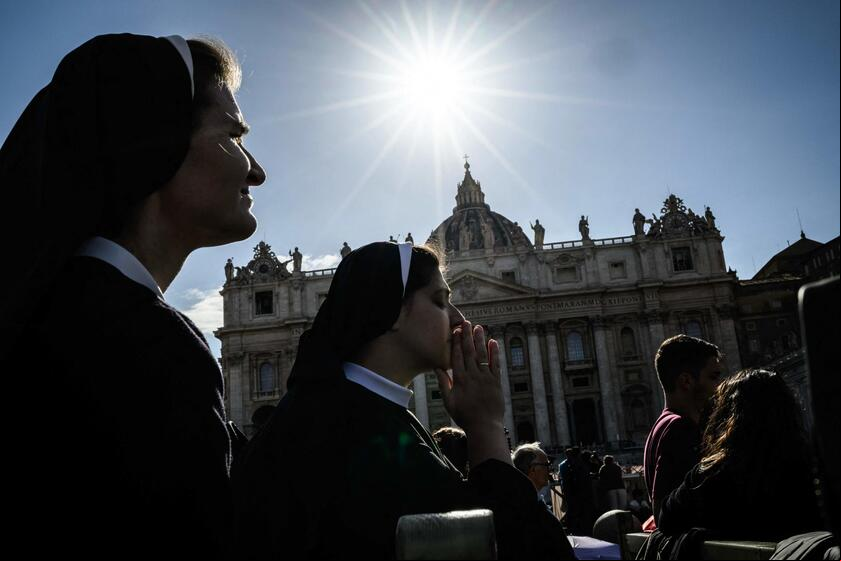 Religiosos acompanham conclave