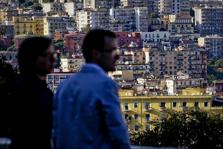 Seja no setor público ou privado, os homens ganham mais que as mulheres na Itália - TODOS OS DIREITOS RESERVADOS