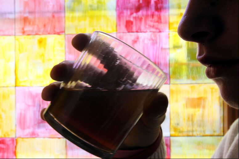 Risco de câncer oral em mulheres não se relaciona ao consumo de álcool ou fumo - TODOS OS DIREITOS RESERVADOS