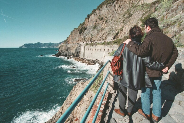 'Via do Amor ' estava fechada desde setembro de 2012 - TODOS OS DIREITOS RESERVADOS