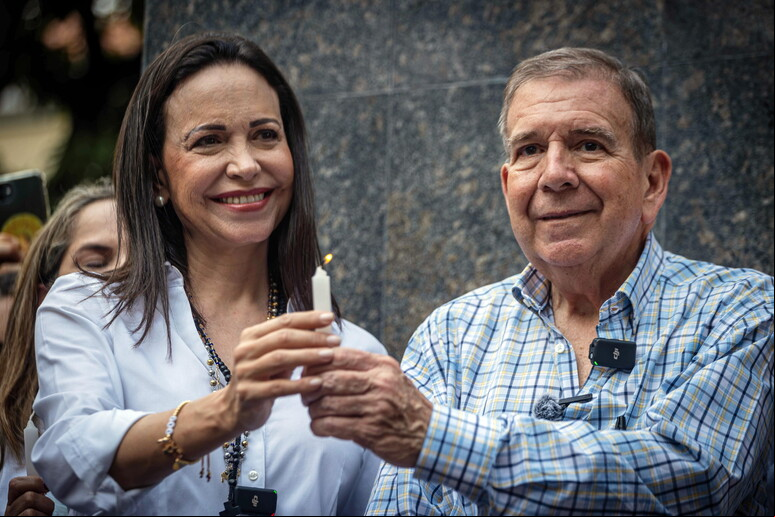 María Corina Machado e Edmundo González durante manifestação em Caracas em 21 de julho © ANSA/EPA
