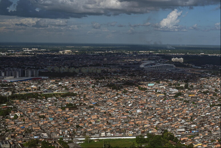 Vista aérea de Belém, sede da COP30 © ANSA/EPA