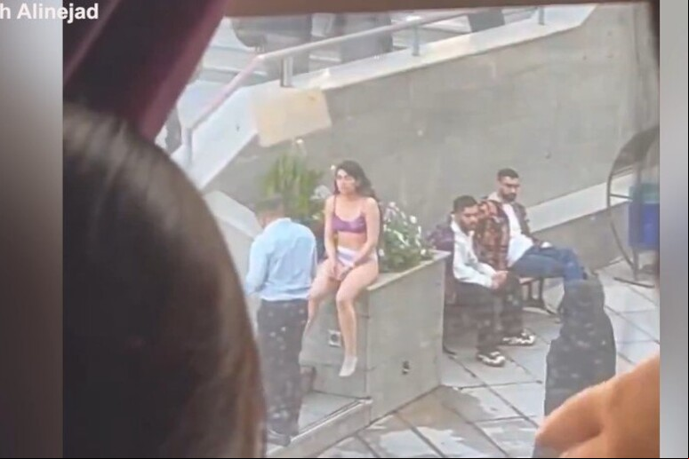 Imagens de jovem em roupas de baixo viralizaram nas redes sociais - TODOS OS DIREITOS RESERVADOS