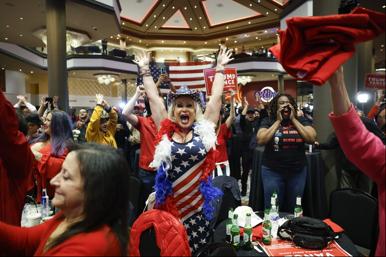 Apoiadores de Donald Trump festejam em Las Vegas, Nevada - TODOS OS DIREITOS RESERVADOS