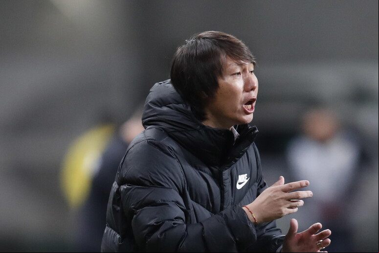 Li Tie teve uma longa carreira no futebol chinês - TODOS OS DIREITOS RESERVADOS
