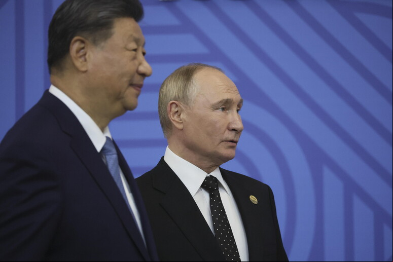 Xi encontra Putin durante encontro dos Brics realizado na Rússia em 2024 - TODOS OS DIREITOS RESERVADOS