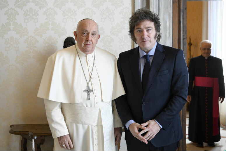 Milei participará do funeral do papa Francisco - TODOS OS DIREITOS RESERVADOS