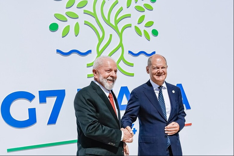 Lula e Scholz durante reunião de líderes do G7, em junho, na Itália - TODOS OS DIREITOS RESERVADOS