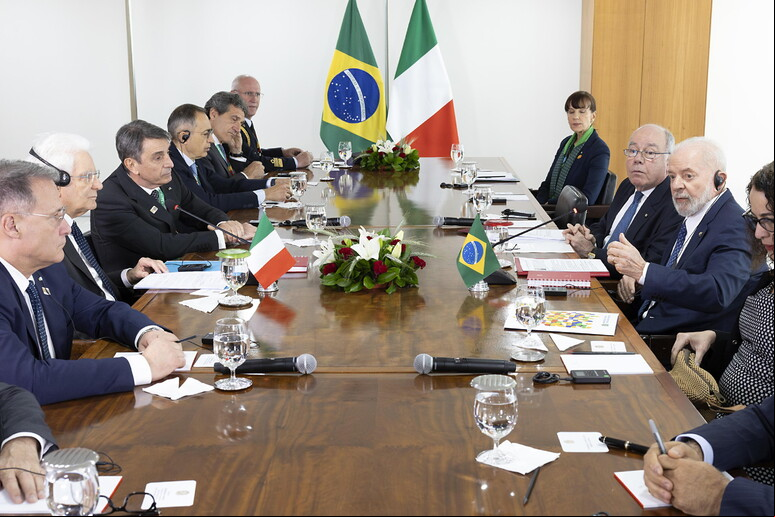 Acordo permite que cidadãos brasileiros convertam suas cartas de motorista na Itália - TODOS OS DIREITOS RESERVADOS
