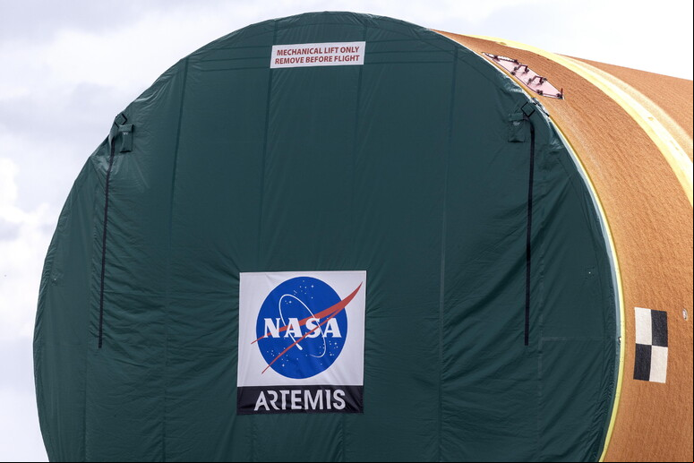 Nasa informou que o homem retornará à órbita da Lua em setembro de 2025 © ANSA/EPA