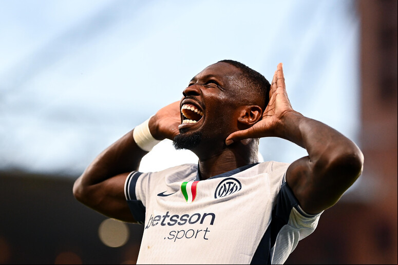 Marcus Thuram marcou dois gols, mas não impediu o empate do Genoa no final do jogo - TODOS OS DIREITOS RESERVADOS