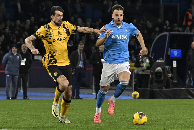 Inter e Napoli durante uma partida válida pelo primeiro turno da Série A da Itália - TODOS OS DIREITOS RESERVADOS