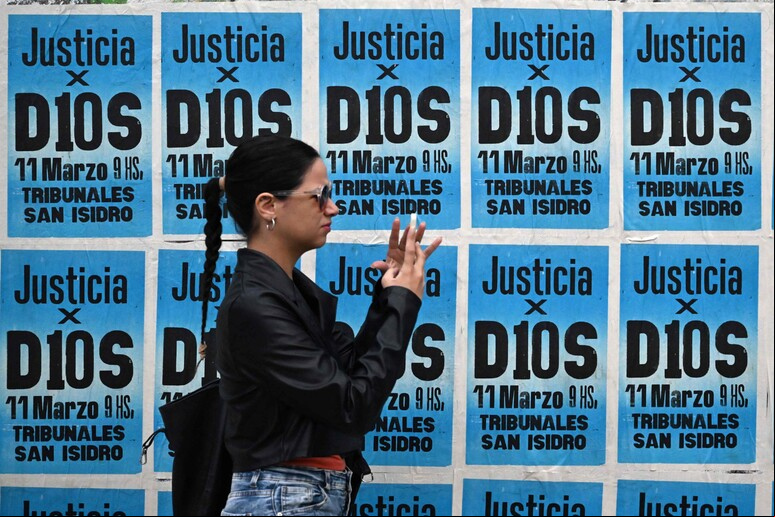 Toda a equipe médica que atendia o ex-craque está sentada no banco dos réus © ANSA/AFP