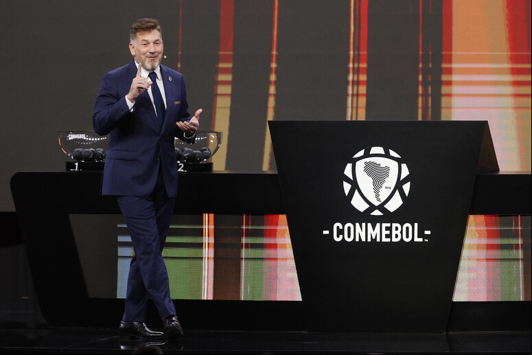 Alejandro Domínguez durante sorteio dos grupos da Libertadores © ANSA/EPA