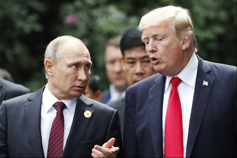 Trump e Putin durante encontro em novembro de 2017 © ANSA/EPA