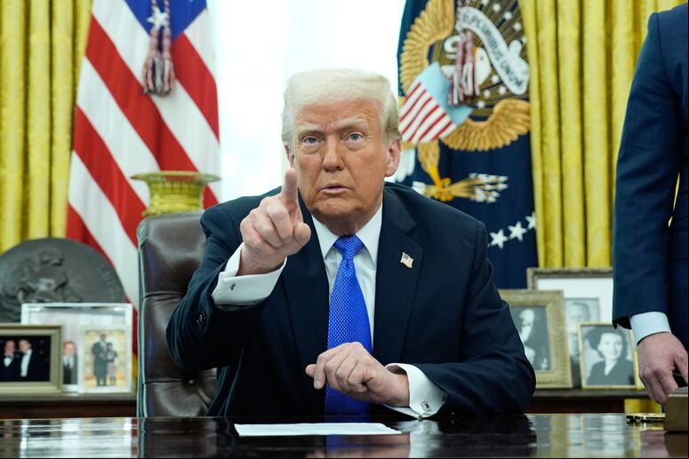 Donald Trump no Salão Oval da Casa Branca - TODOS OS DIREITOS RESERVADOS
