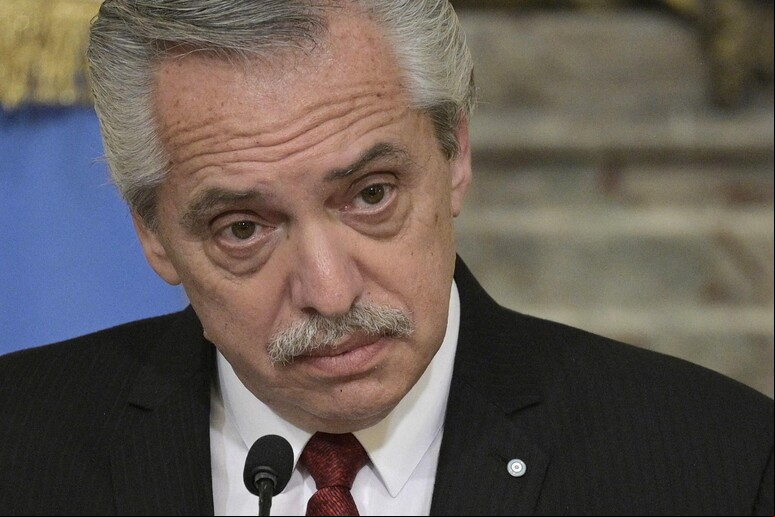 Fernández responderá por lesões físicas, ameaças e abusos de poder © ANSA/AFP