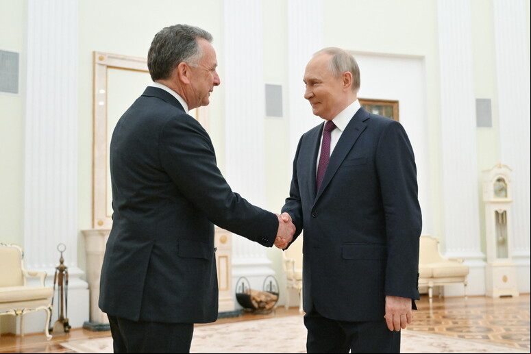Vladimir Putin recebendo Steve Witkoff no Kremlin, em Moscou © ANSA/EPA