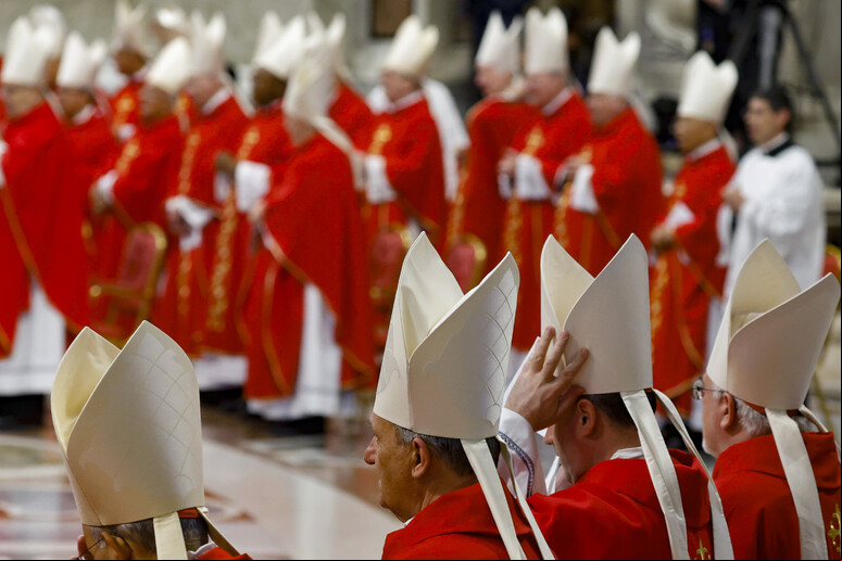 Conclave, secondo giorno - TODOS OS DIREITOS RESERVADOS