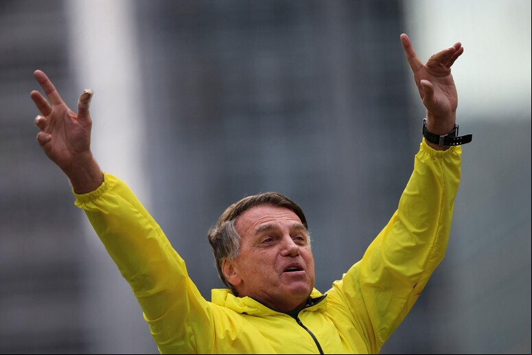 Jair Bolsonaro durante manifestação na Avenida Paulista, em São Paulo © ANSA/AFP