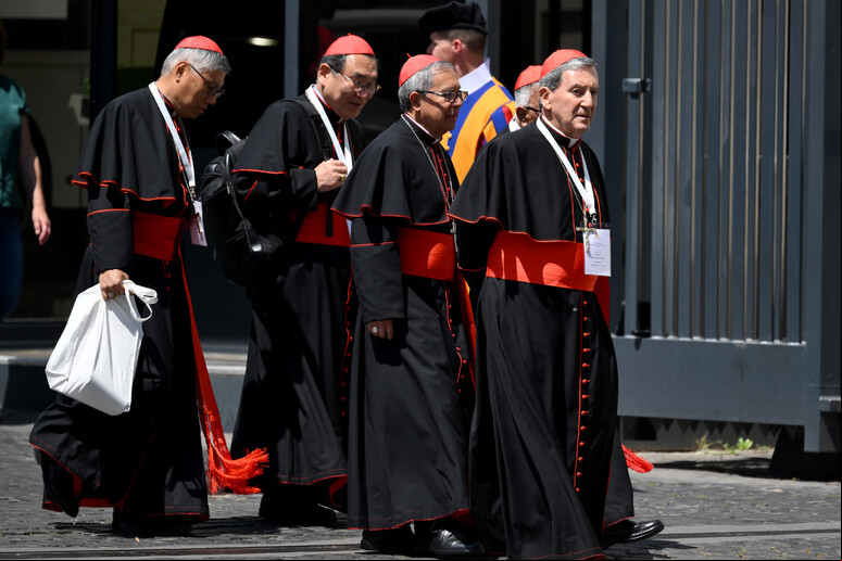 Italianos jogam Fantapapa para palpitar sobre próximo Papa - TODOS OS DIREITOS RESERVADOS