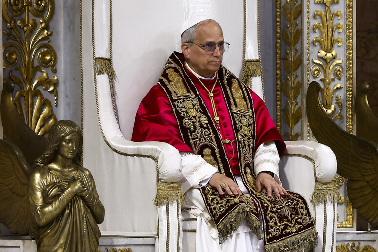 Papa rezou em túmulo de São Paulo - TODOS OS DIREITOS RESERVADOS