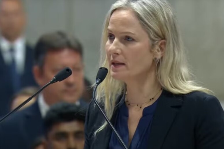 Brasileira fez leitura em missa de abertura de conclave © ANSA/Reprodução/ Vatican News