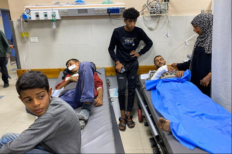 Palestinos foram baleados por israelenses em centro de ajuda humanitária © ANSA/AFP