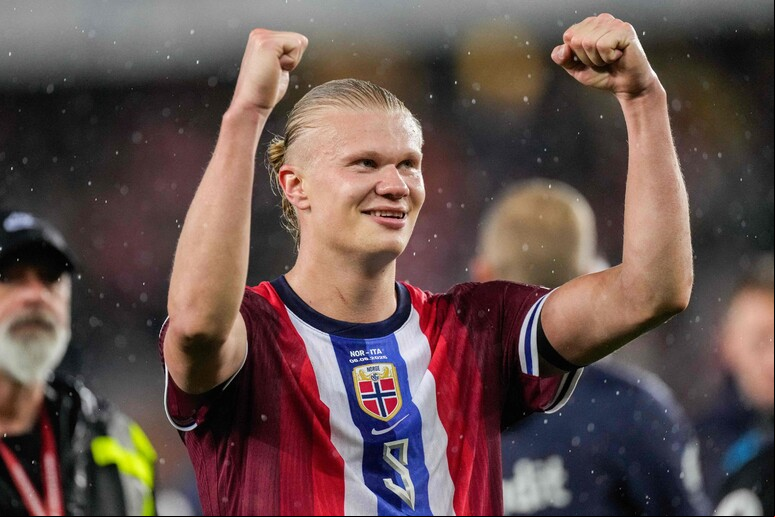Haaland foi um dos autores dos gols da Noruega em cima da Itália © ANSA/AFP